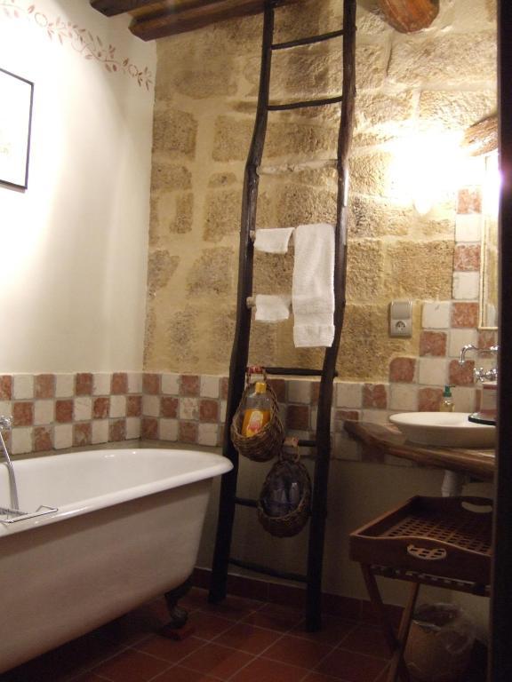 Bed and Breakfast Bize De La Tour Saint-Bonnet-du-Gard Pokój zdjęcie