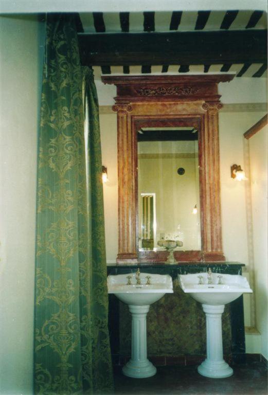 Bed and Breakfast Bize De La Tour Saint-Bonnet-du-Gard Pokój zdjęcie